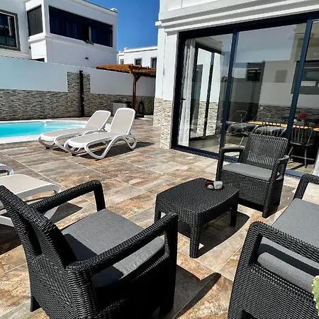 Villa Fashion Vivalavida, Private Pool X Parking Playa Blanca (Lanzarote)