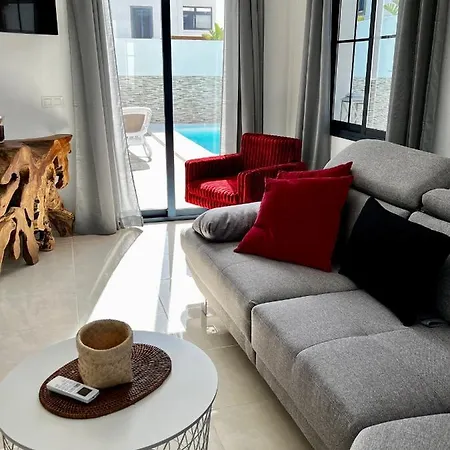 Fashion Vivalavida, Private Pool X Parking