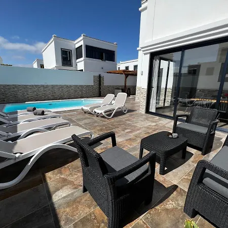 Fashion Vivalavida, Private Pool X Parking Willa